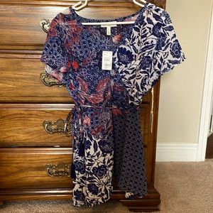 Jessica Simpson maternity top. Size large. NWT.